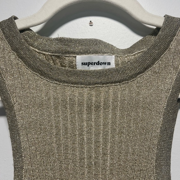 superdown | Revolve | S Metallic Gold Ribbed Tank Top - Picture 3 of 5